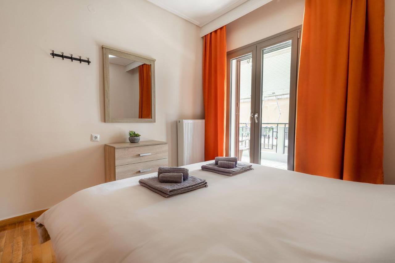 Your Cozy Six Street Apartment Лариса Екстериор снимка
